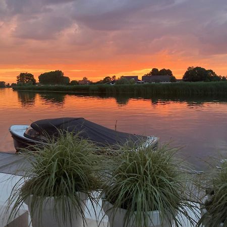 B&B Ganzendiep Aan Het Water Grafhorst Eksteriør billede